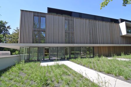 UNIEK INSTAPKLAAR GELIJKVLOERS APPARTEMENT IN EEN GROENE OMGEVING. - Photo 3