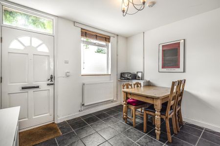 2 bedroom terraced house to rent - Photo 2