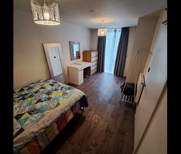4 Bed Terraced House, Ellesmere St, M15 - Photo 6