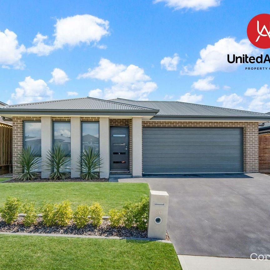 Stylish Single-Storey Family Home in Prime Oran Park Location - Photo 1