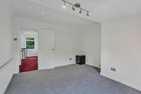 3 bedroom detached house to rent - Photo 3