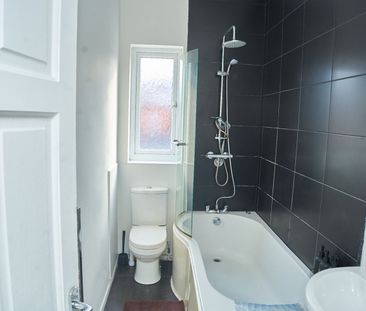 Room in a Shared House, Manchester, M40 - Photo 1