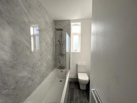 3 bedroom House To Let - Photo 5