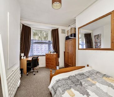3 bedroom flat to rent - Photo 6