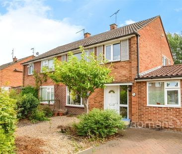 Newfield Avenue, Farnborough, GU14 - Photo 3