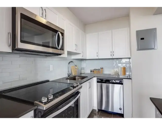 4190 Bathurst Street | 4190 Bathurst Street, Toronto - Photo 1