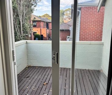 St Kilda East - Photo 6