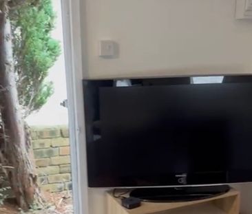 Studio Flat, Burdiehouse Rd, EH17 - Photo 5