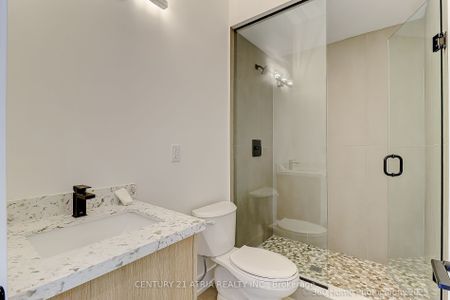 For Lease - 29B Chryessa Avenue, Toronto, Ontario - Photo 2
