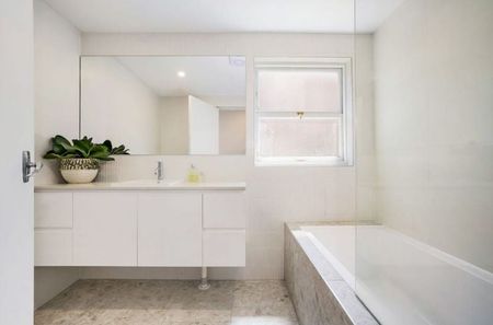 North Facing Apartment Bathed In Sunshine & Light - Photo 5