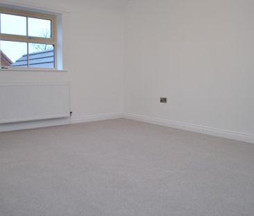 6 bedroom detached house to rent - Photo 4