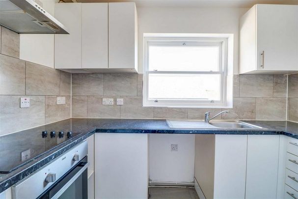3 bedroom apartment to rent - Photo 1