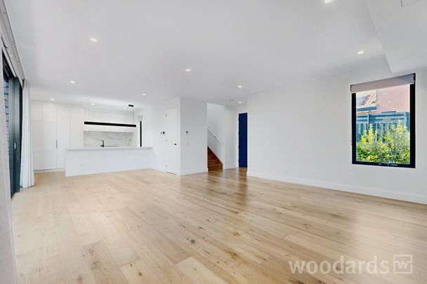 WOW Factor - Stunning Family Home in Perfect Location - Photo 1