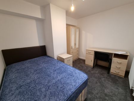 6 Bed Student Accommodation - Photo 5