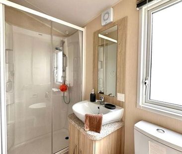 3 bedroom park home to rent - Photo 4