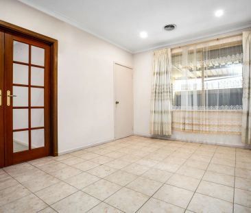 Expansive Living in a Prime Location! - Photo 2