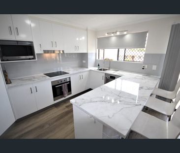 Beautifully Renovated Unit in the Heart of Mooloolaba! - Photo 5