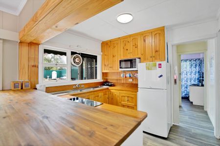 Share house with 1 room available for $195 per week - Photo 3