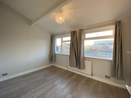 3 bedroom terraced house to rent - Photo 5