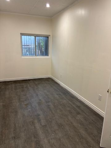 For Lease - 109 Lake Street, St. Catharines, Ontario - Photo 2