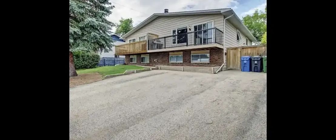 Mount Pleasant NW Beautifully renovated 3 Bedrooms with 2 Bathrooms (Main Floor) | 2413 6 Street Northwest, Calgary - Photo 1