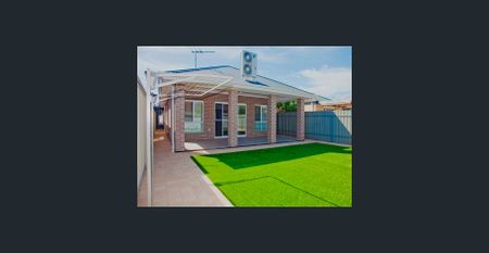 Modern 3 Bedroom Courtyard Home - Photo 5