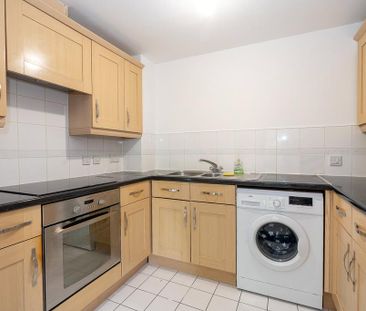 2 bedroom flat to rent - Photo 3