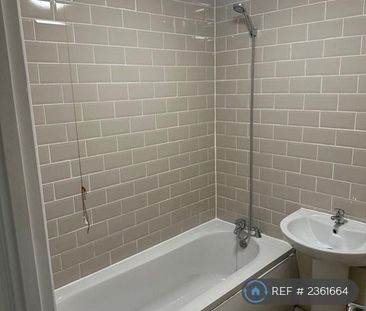 2 bedroom maisonette to rent - Photo 4