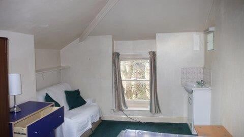 Ravenswood Road, Redland - Photo 1