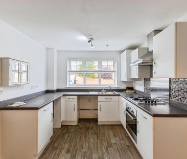 4 bedroom terraced house to rent - Photo 5