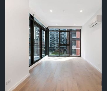 Fantastic, low-maintenance living in the heart of MoPo - Photo 1