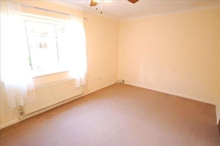 Sanderling Close, Mildenhall, Bury St. Edmunds, Suffolk, IP28 - Photo 2