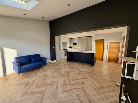 3 bedroom semi-detached house to rent - Photo 2