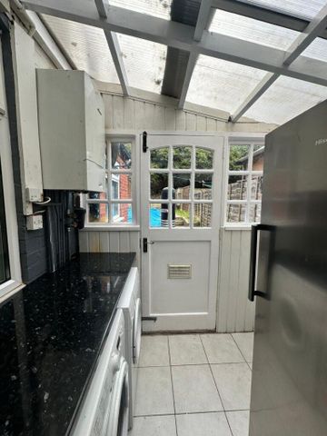 6 bedroom terraced house to rent - Photo 2