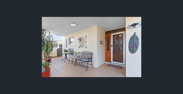 Beautifully Presented Family Home in a Peaceful Location - Photo 1