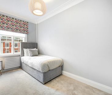 Stafford Court, W8, London - Photo 1