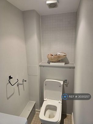 3 bedroom flat to rent - Photo 1