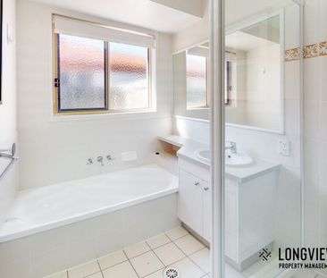 Furnished Lowset 3 Bedroom Villa - Photo 6