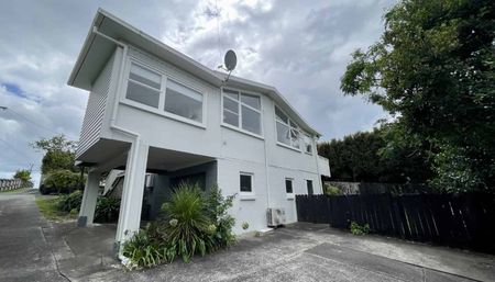 Sunny Classic 3-Bedroom Home for Rent Ã¢ÂÂ 156 Carlisle Road, Northcross - Photo 4