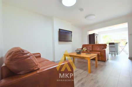 5 bedroom terraced house to rent - Photo 2