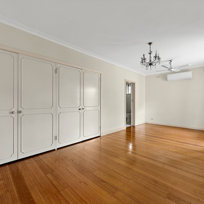 10 Dumblane Street, Balwyn North VIC 3104 - House For Rent | Domain - Photo 1