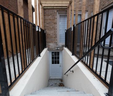 For Lease - 2686 Ambercroft Trail, Mississauga, Ontario - Photo 1