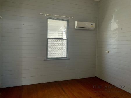 Charming Inner-City Living with Versatile Space - Photo 5