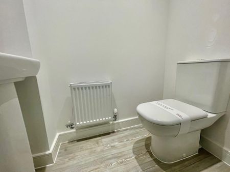 2 bedroom semi-detached house to rent - Photo 5