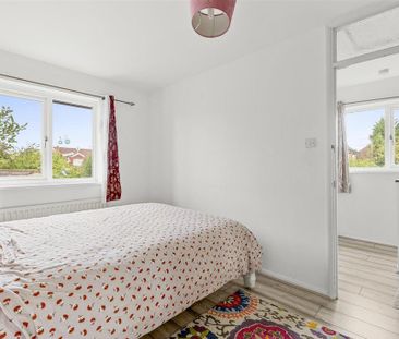 3 bedroom end of terrace house to rent - Photo 3