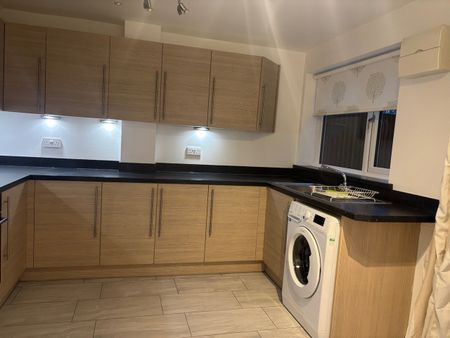 2 Bed Terraced House, Sandpiper Road, SO16 - Photo 5