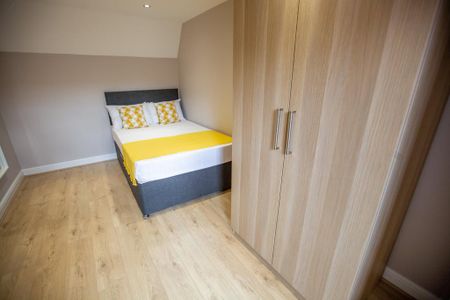 1 bedroom in a house share to rent - Photo 2