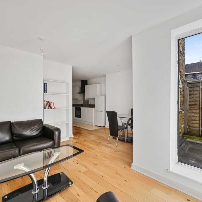 1 bedroom flat to rent - Photo 1