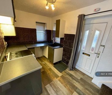 2 bedroom semi-detached house to rent - Photo 5