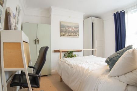 3 bedroom terraced house to rent - Photo 4